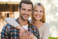 50 μικρές πράξεις που κάνουν το σύντροφό σου να νιώθει ότι αγαπιέται στη σχέση σας