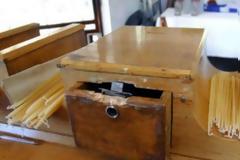 Τους έπιασαν στα πράσα να κλέβουν το παγκάρι