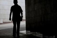 Πώς δρούσε η σπείρα εκβιαστών στα ακίνητα με τον γιο του πασίγνωστου τραγουδιστή