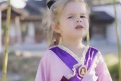 Η 4χρονη σταρ που κλέβει τις εντυπώσεις στο διαδίκτυο