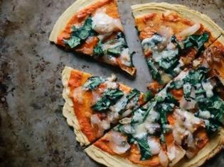 Φωτογραφία για Η συνταγή για πίτσα χωρίς ζύμη που θα σε ξετρελάνει