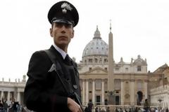 Η τρομοκρατία κρατά τους Ιταλούς εντός συνόρων