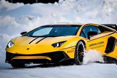 Μια μέρα για snow-drifting με Lamborghini στις Άλπεις [video]