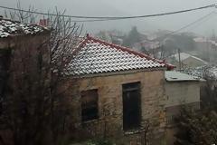 ΣΩΤΗΡΙΕΣ συμβουλές επιβίωσης από την ΕΛ.ΑΣ για οδηγούς και πεζούς στα χιόνια!