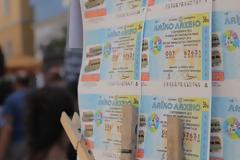 Μια «οικογενειακή» ιστορία απάτης: Η ιδιοκτήτρια, η βαφτιστήρα, ο κουμπάρος και δύο λαχεία 880.000 ευρώ