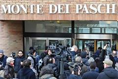 ΑΝΗΣΥΧΕΙ ΤΟ ΒΕΡΟΛΙΝΟ ΓΙΑ ΤΟ ΣΧΕΔΙΟ ΔΙΑΣΩΣΗΣ ΤΗΣ MONTE DEI PASCHI