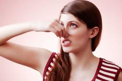 Ποιες τροφές κάνουν τον ιδρώτα σας να μυρίζει πολύ άσχημα