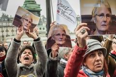 Ο Ολάντ έδωσε χάρη σε γυναίκα που σκότωσε τον σύζυγό της