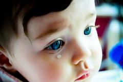 Όταν το μωρό κλαίει επίμονα τη νύχτα: Τι πρέπει να κάνετε