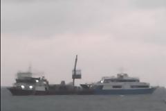 ΒΙΝΤΕΟ- η μεταφόρτωση του «φορτίου» του Alcatras σε τουρκικό πλοιάριο στην ΚΩ