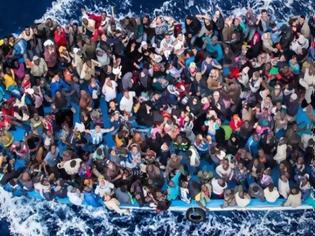 Φωτογραφία για Εκατοντάδες μετανάστες διασώθηκαν ανοιχτά της Λιβύης