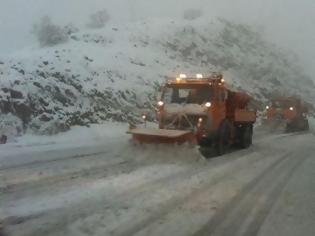 Φωτογραφία για Φθιώτιδα: Έντονη χιονόπτωση στην εθνική οδό - Απαγορευτικό για φορτηγά