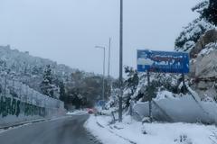 Πού έχει διακοπεί η κυκλοφορία και πού χρειάζονται αλυσίδες λόγω χιονόπτωσης