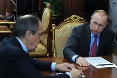 ΑΠΕΛΑΣΗ ΤΡΙΑΝΤΑ ΠΕΝΤΕ ΑΜΕΡΙΚΑΝΩΝ ΔΙΠΛΩΜΑΤΩΝ ΣΧΕΔΙΑΖΕΙ Η ΡΩΣΙΑ