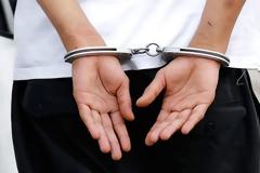 Συνελήφθη νεαρός με μικροποσότητα χασίς