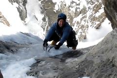 Αυτός ο ορειβάτης είναι πολύ τυχερός! [video]