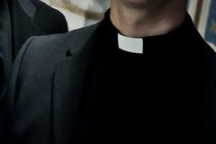 Ακραίο! Σε σπίτι της ακολασίας είχε μετατρέψει καθολικός παπάς την κατοικία του - Ενορίτισσες συμμετείχαν στα όργια