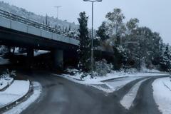 Παραμονή πρωτοχρονιάς με χιονοπτώσεις και τσουχτερό κρύο