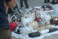 Πάτρα: Οι «Μαϊμούδες», το κύκλωμα και οι κινητές αποθήκες