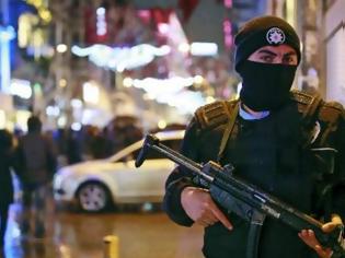 Φωτογραφία για «Θωρακισμένη» η Ευρώπη υποδέχεται την Πρωτοχρονιά -Χιλιάδες αστυνομικοί στους δρόμους