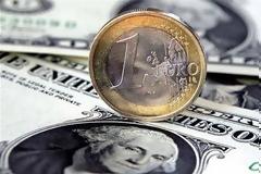 Συγκρίνοντας FED - EKT: Βίοι αποκλίνοντες και το 2017 - Προς απόλυτη ισοτιμία δολάριο - ευρώ