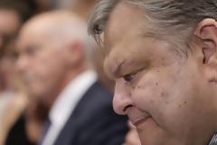 Ο Βενιζέλος αποχαιρετά τον συμφοιτητή του, Κυριάκο Αμοιρίδη