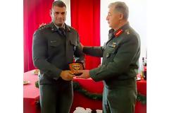 Πλακέτα στο ''θηρίο'' από το στρατηγό Μπουζέλο