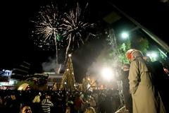 Το Ηράκλειο υποδέχθηκε το 2017 κι έκανε τη νύχτα… μέρα