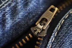 Πώς να διορθώσετε ένα φερμουάρ που κολλάει;