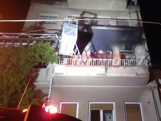 Φωτογραφία για Πάτρα: Φωτιά σε διαμέρισμα πίσω από τον ναό της Παντάνασσας - Εγκλωβίστηκε μια κοπέλα - Καρέ καρέ η μάχη των Πυροσβεστών