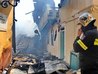 Φωτογραφία για Εύβοια: Νεκρή γυναίκα σε φλεγόμενο σπίτι - Εγκλωβίστηκε στη φωτιά!