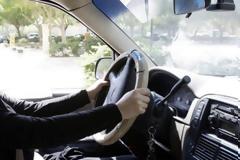 ΤΡΑΓΕΛΑΦΙΚΟ! Τροχονόμος έκοψε κλήση σε γυναίκα και τον σάπισε στο ξύλο