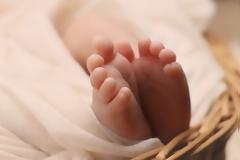 Νεκρό νεογέννητο από προϊόν για την έλλειψη βιταμίνης D