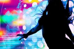 Tι να κάνεις για να αποφύγεις τη μυρωδιά του τσιγάρου στα μαλλιά σου