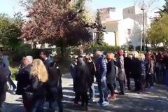 Χαμός στην Ακρόπολη! Ατελείωτες οι ουρές από τουρίστες για μία βόλτα στον Ιερό Βράχο [video]