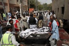 Έκρηξη βόμβας με στόχο αστυνομικό περίπολο στο Πακιστάν