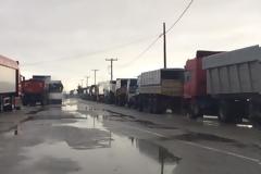Μεσολόγγι: Στην ουρά φορτηγά για προμήθεια αλατιού εν όψει του κύματος κακοκαιρίας