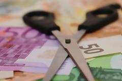 Κλειστοί προϋπολογισμοί για τις εξετάσεις- Πιο δύσκολη πρόσβαση των πολιτών στον ιδιωτικό τομέα