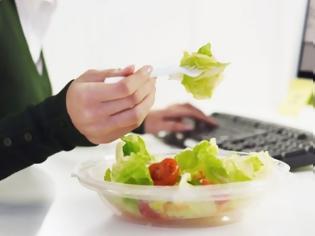 Φωτογραφία για Έρευνα: Γιατί αν τρως λίγο και συχνά θα είσαι πάντα αδύνατη