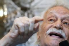 Γλέζος για το γιο της Ρούπα: Αχαρακτήριστη η συμπεριφορά των κρατικών λειτουργών