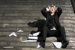 DER SPIEGEL: ΟΙ ΕΤΑΙΡΟΙ ΑΝΤΑΜΕΙΒΟΥΝ ΤΟΥΣ ΕΛΛΗΝΕΣ ΦΟΡΟΦΥΓΑΔΕΣ