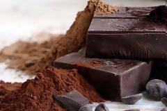 Στον ενοχλητικό και ασταμάτητο βήχα, αυτό που χρειάζεσαι είναι μαύρη σοκολάτα