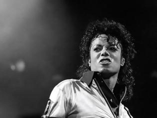 Φωτογραφία για Ο γιατρός του Michael Jackson ξέρει ποιοι είναι οι βιολογικοί γονείς των παιδιών του pop star