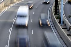 Κάλεσε την αστυνομία γαντζωμένος από την οροφή του κλεμμένου αυτοκινήτου του