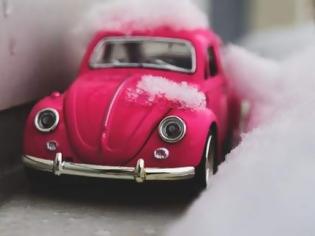 Φωτογραφία για ΑΥΤΑ είναι τα 10 πράγματα που πρέπει να έχετε στο αυτοκίνητο όταν κάνει κρύο...