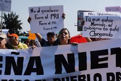 Βίαιες διαδηλώσεις στο Μεξικό κατά της αύξησης της βενζίνης – Νεκρός ένας αστυνομικός