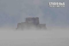 ΕΝΤΥΠΩΣΙΑΚΟ φαινόμενο στο Ναύπλιο με τη θάλασσα να 