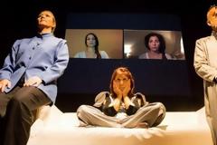 Η πρώτη θεατρική παράσταση στην Ελλάδα μέσω Skype