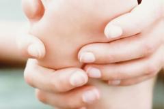 Ουρικό οξύ: Ύπουλα συμπτώματα και διατροφή