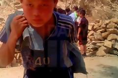 Παιδιά σκλάβοι δουλεύουν κάτω από άθλιες συνθήκες - Βίντεο ΣΟΚ